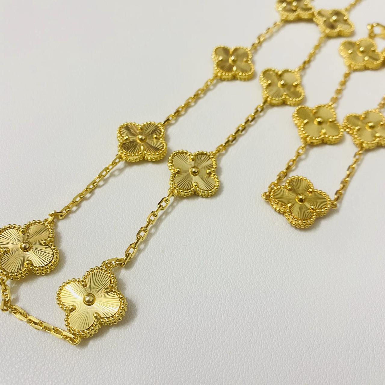 سلسلة وانسيال الوردة بلون ذهبي