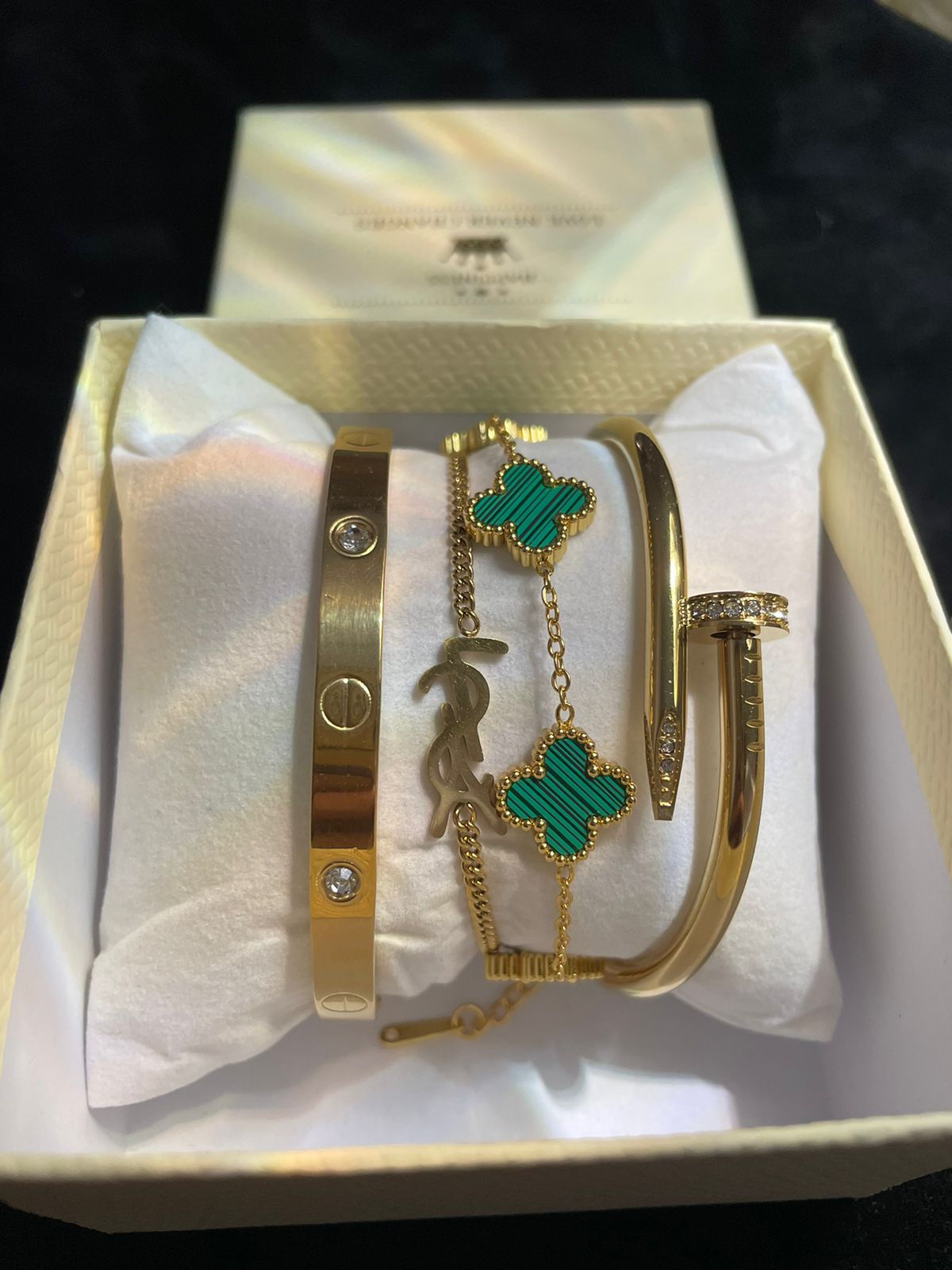 التوصيل بالمجان✅bracelets (van cleef_riviere_clou_cartier_saint Laurent) meilleur pack 😍🔥  باك براسلي بجميع الانواع💫
