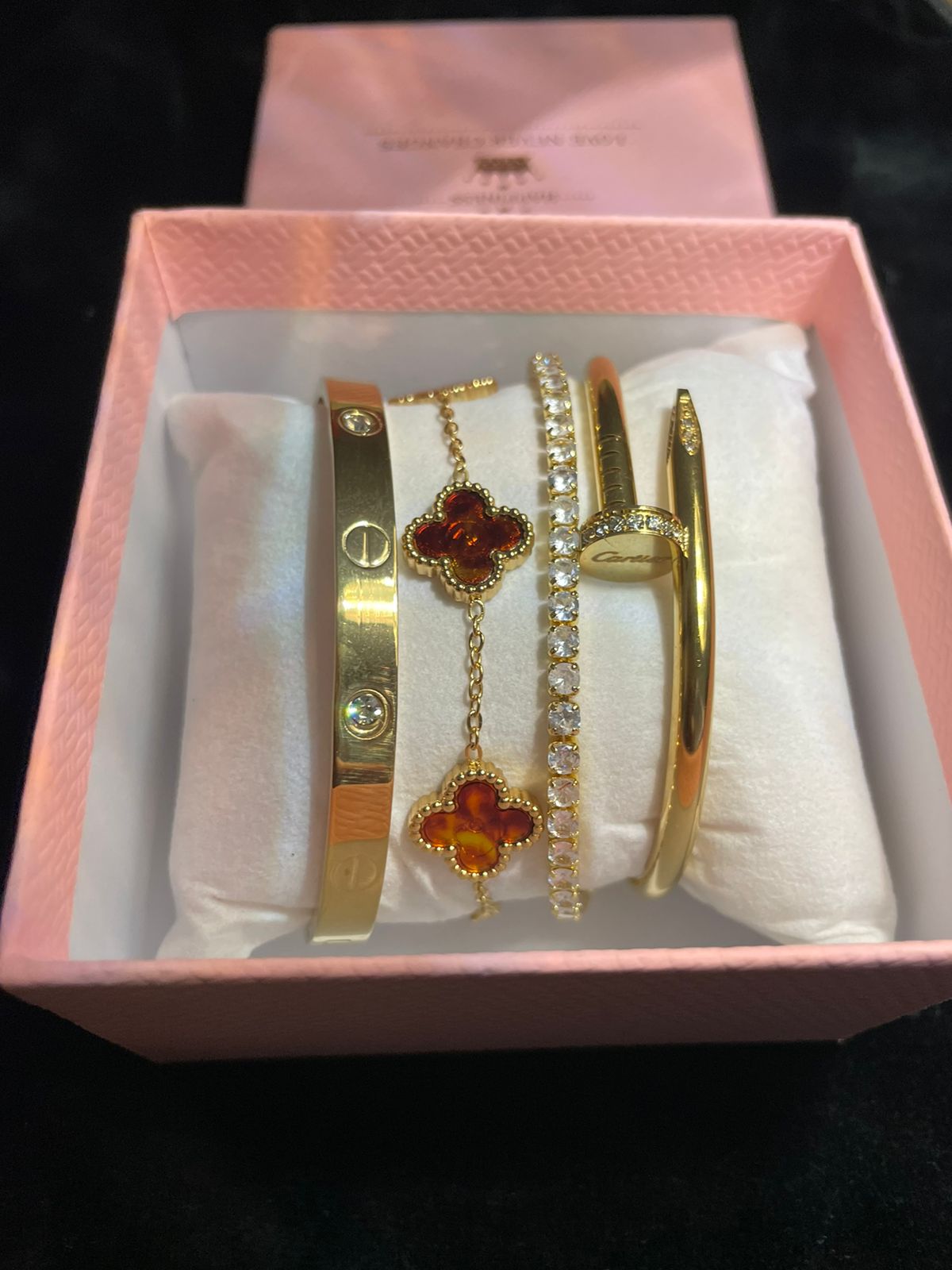التوصيل بالمجان✅bracelets (van cleef_riviere_clou_cartier_saint Laurent) meilleur pack 😍🔥  باك براسلي بجميع الانواع💫